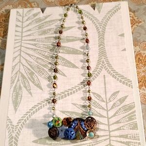 Vintage jewelry & botton necklace